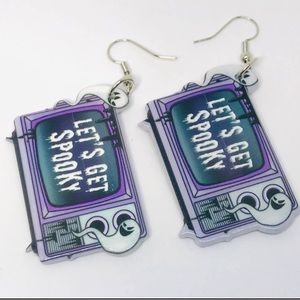 “Let’s get spooky” earrings